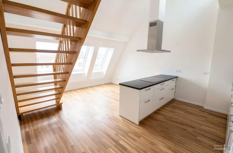 *Tolle ausgebaute Dachgeschosswohnung* Familienwohnung vis-á-vis Lietzensee — photo 1